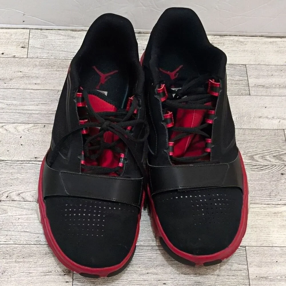 Jordan Trunner Dominate Flex Bred Black/Red Low Top 602667-010